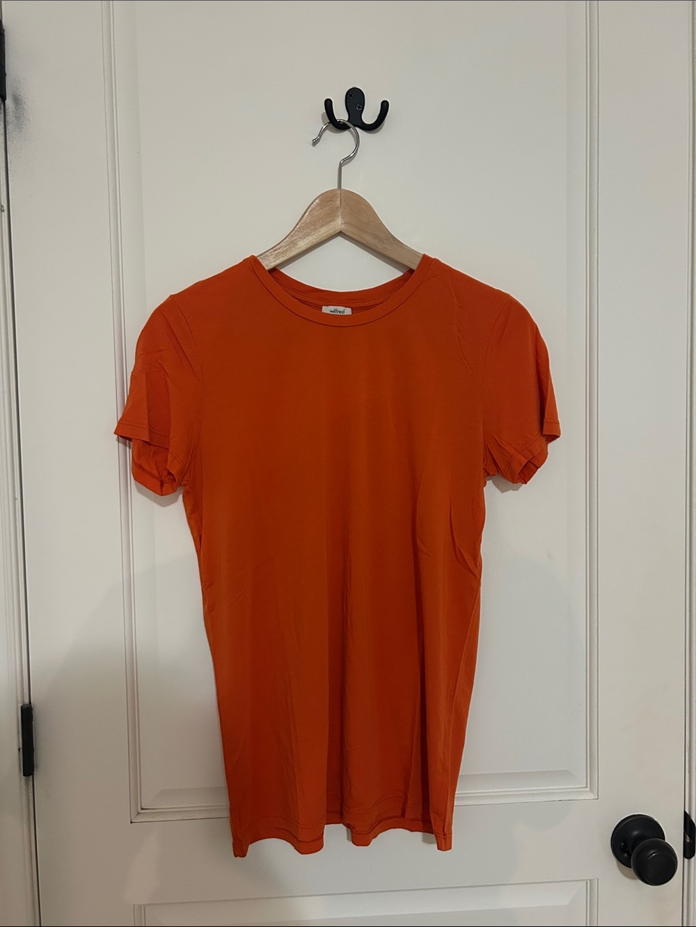 Wilfred Aritzia Women's Orange Short Sleeve Crewneck Tee - Size US M